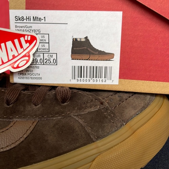 Vans Men’s Sk8-Hi Mte-1
Brown/Gum
VN0A5HZYB7G
 boots - Picture 16 of 16